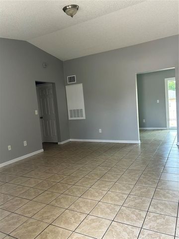 105 CHEROKEE DRIVE, Auburndale, FL 33823