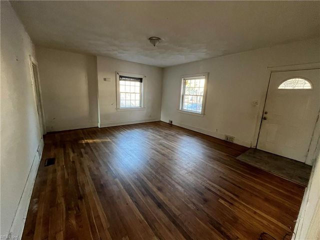 2106 Richmond AVE, Portsmouth, VA 23704