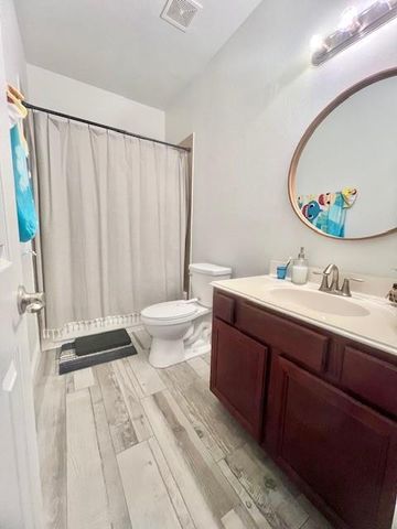 862 Sand Crab Lane, La Marque, TX 77568