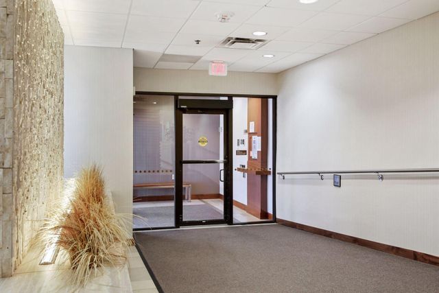 1920 S 1st Street 1302, Minneapolis, MN 55454