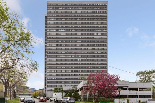 1920 S 1st Street 1302, Minneapolis, MN 55454