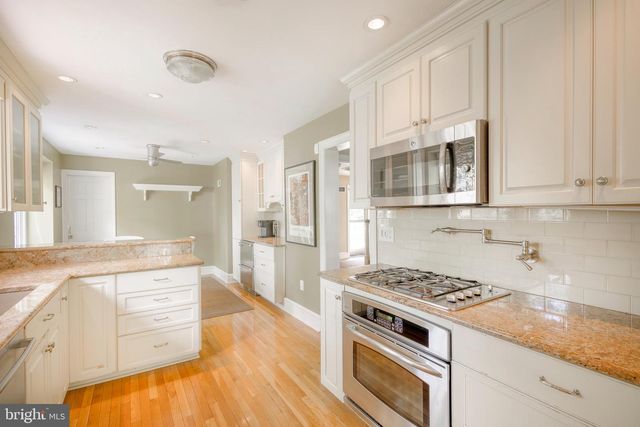 324 HOLMECREST RD, Jenkintown, PA 19046