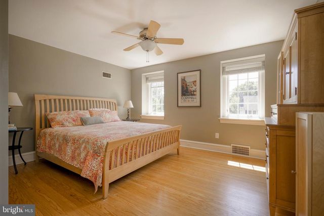 324 HOLMECREST RD, Jenkintown, PA 19046