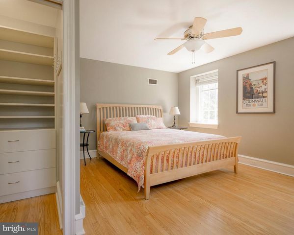 324 HOLMECREST RD, Jenkintown, PA 19046