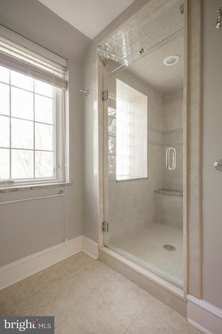324 HOLMECREST RD, Jenkintown, PA 19046