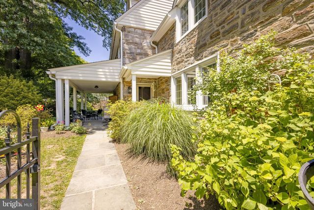 324 HOLMECREST RD, Jenkintown, PA 19046
