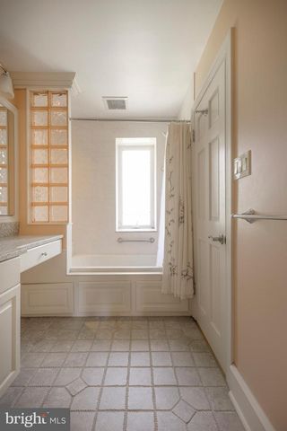 324 HOLMECREST RD, Jenkintown, PA 19046