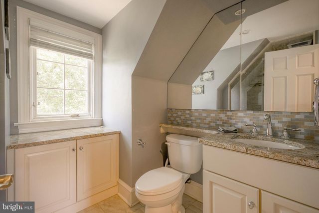 324 HOLMECREST RD, Jenkintown, PA 19046