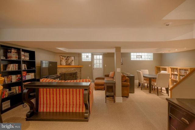 324 HOLMECREST RD, Jenkintown, PA 19046