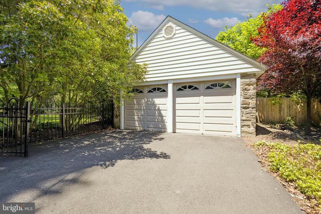 324 HOLMECREST RD, Jenkintown, PA 19046