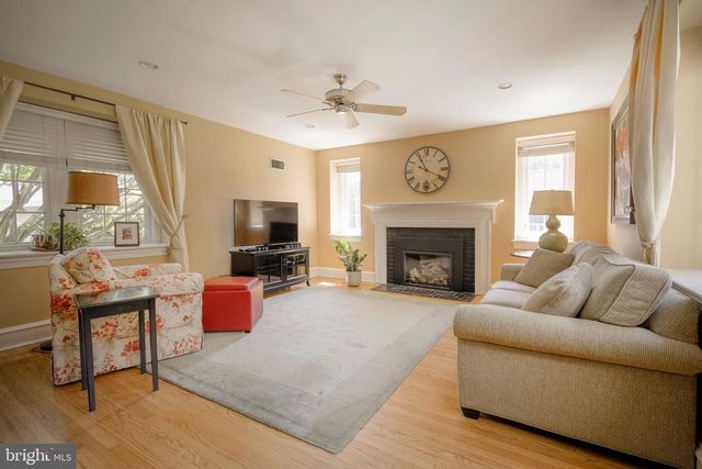 324 HOLMECREST RD, Jenkintown, PA 19046