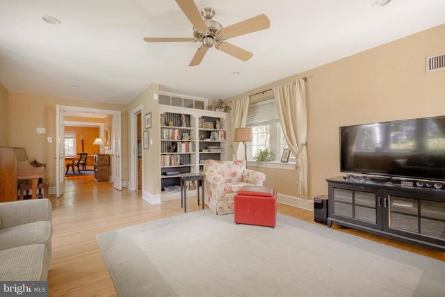 324 HOLMECREST RD, Jenkintown, PA 19046