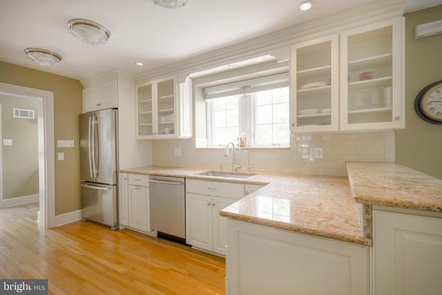 324 HOLMECREST RD, Jenkintown, PA 19046