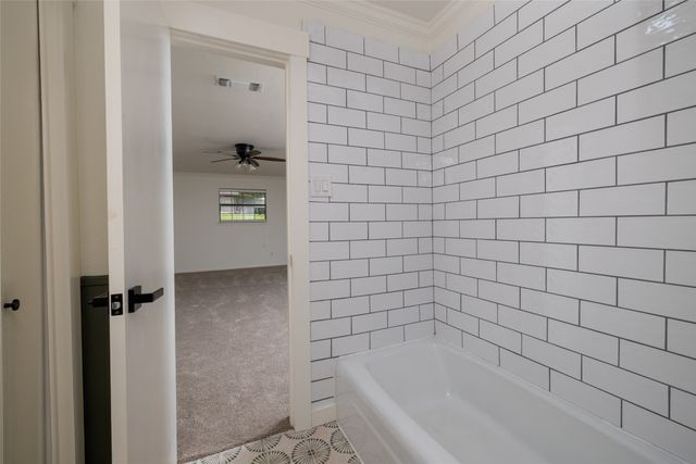 633 NW Chisholm Road, Burleson, TX 76028