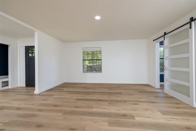 633 NW Chisholm Road, Burleson, TX 76028