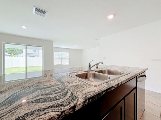 6698 SE 3RD LOOP, Ocala, FL 34472