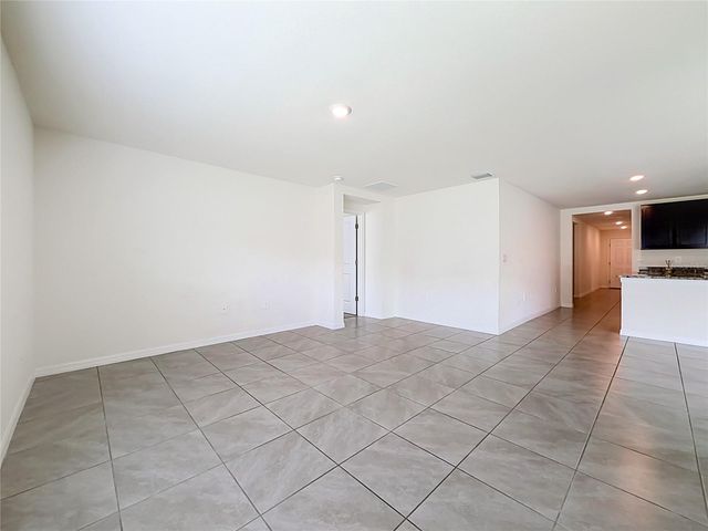 6698 SE 3RD LOOP, Ocala, FL 34472