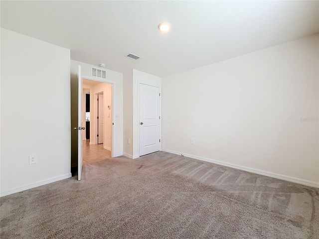 6698 SE 3RD LOOP, Ocala, FL 34472