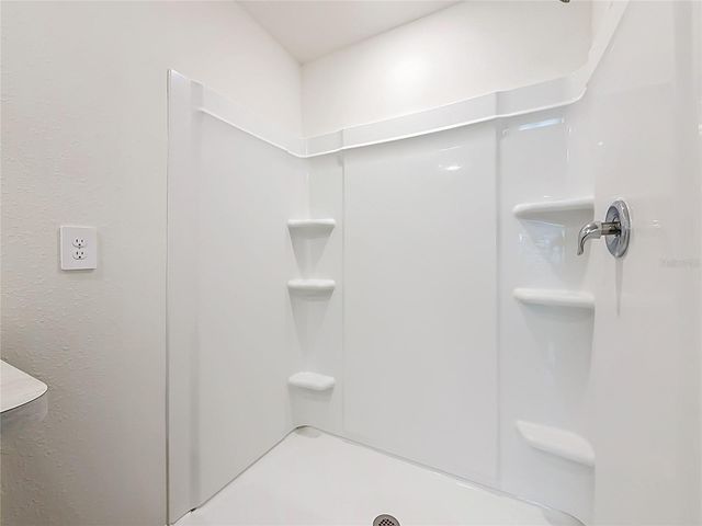 6698 SE 3RD LOOP, Ocala, FL 34472