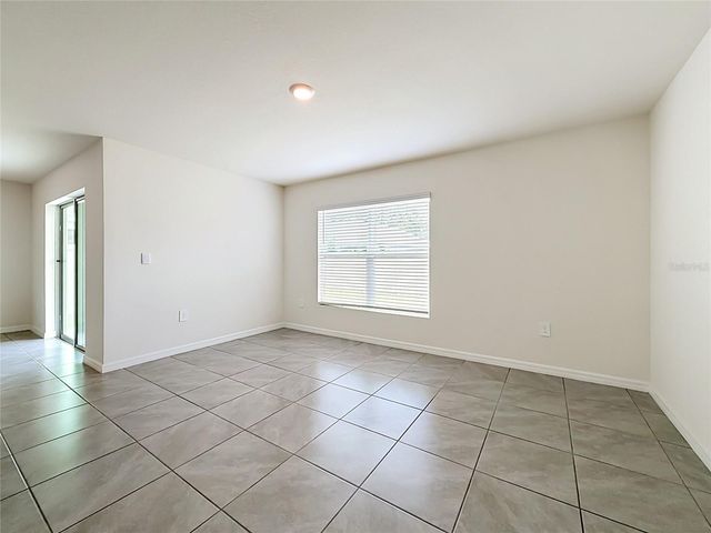 6698 SE 3RD LOOP, Ocala, FL 34472