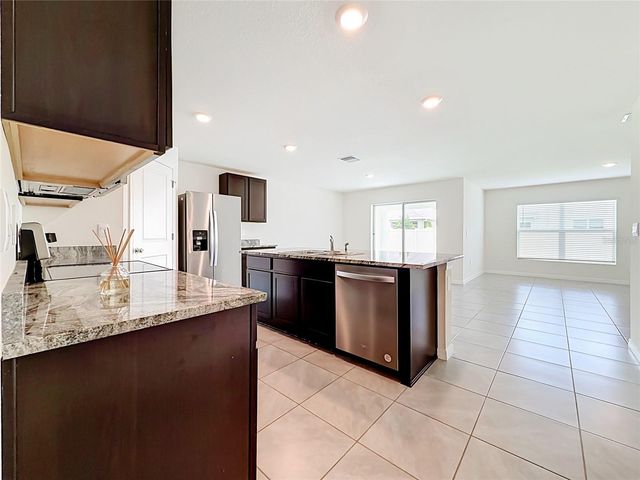 6698 SE 3RD LOOP, Ocala, FL 34472