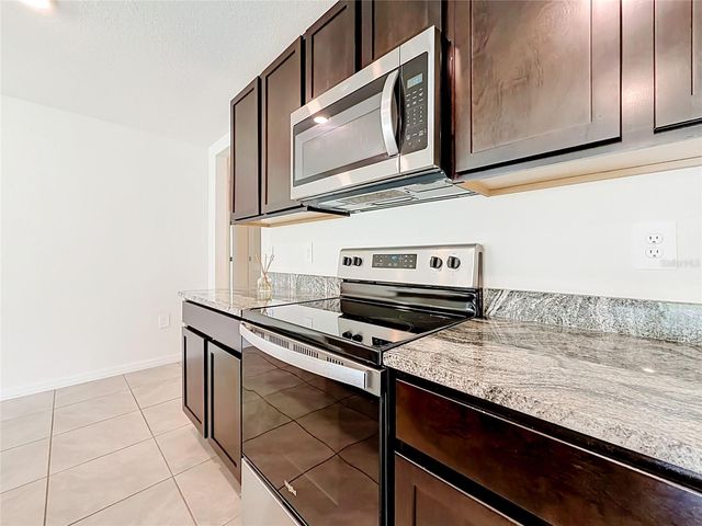 6698 SE 3RD LOOP, Ocala, FL 34472