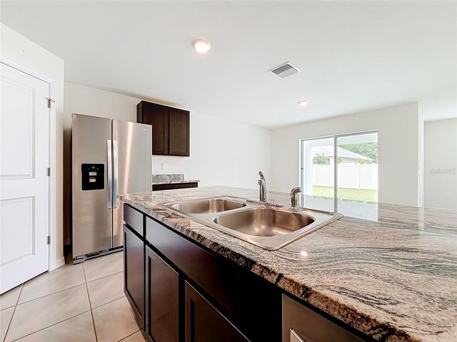 6698 SE 3RD LOOP, Ocala, FL 34472