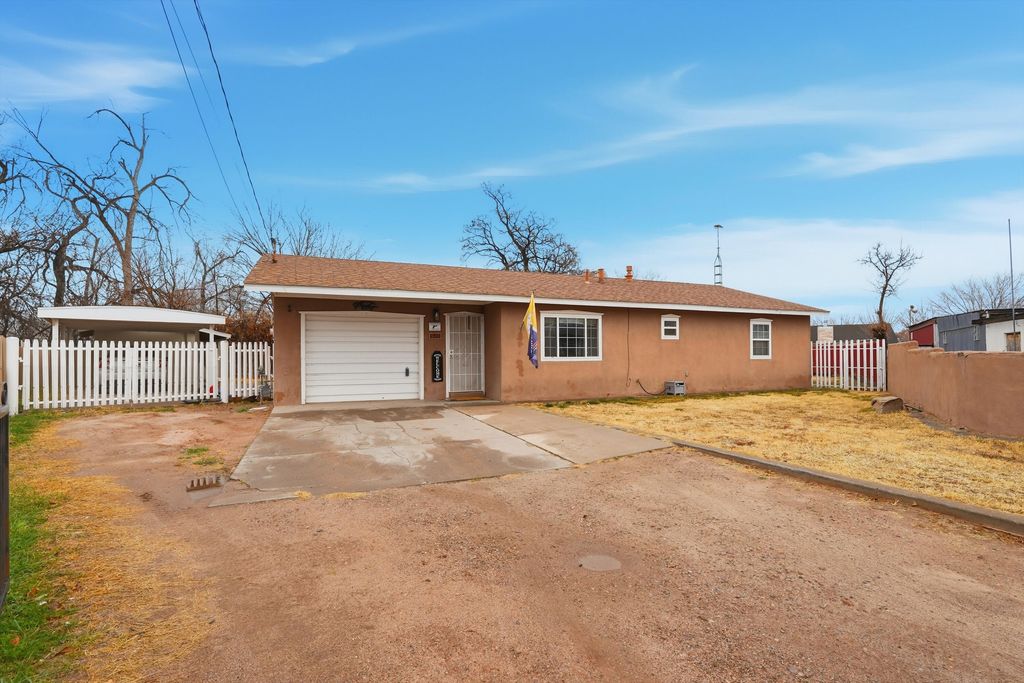200 Campbell Avenue, Belen, NM 87002