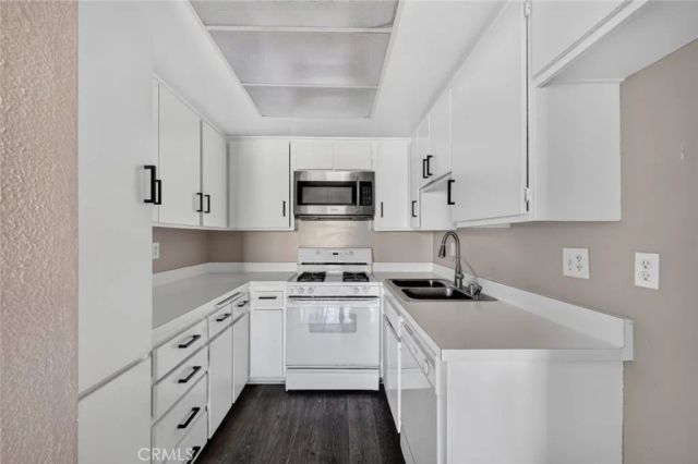 333 Burchett Street 206, Glendale, CA 91203