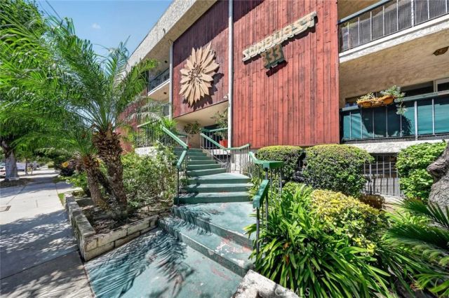 333 Burchett Street 206, Glendale, CA 91203
