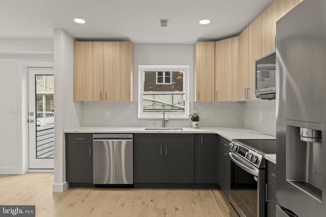 2747 S BEULAH ST, Philadelphia, PA 19148