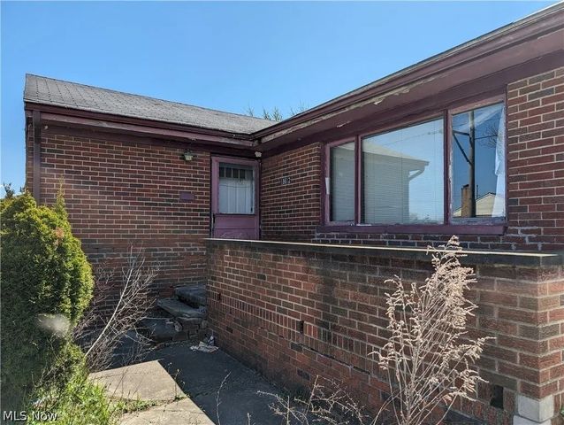 18612 Restor Avenue, Cleveland, OH 44122