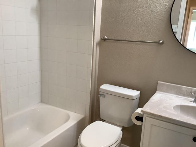 119 Hoya LN, San Marcos, TX 78666