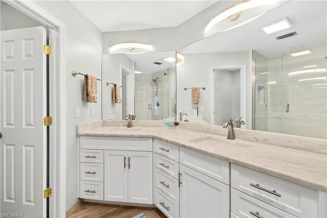 9101 Vanderbilt DR 302, Naples, FL 34108