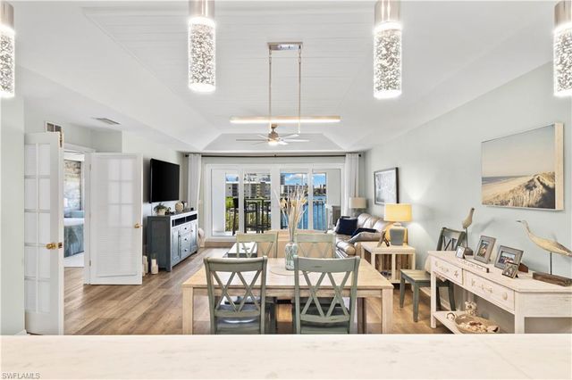 9101 Vanderbilt DR 302, Naples, FL 34108