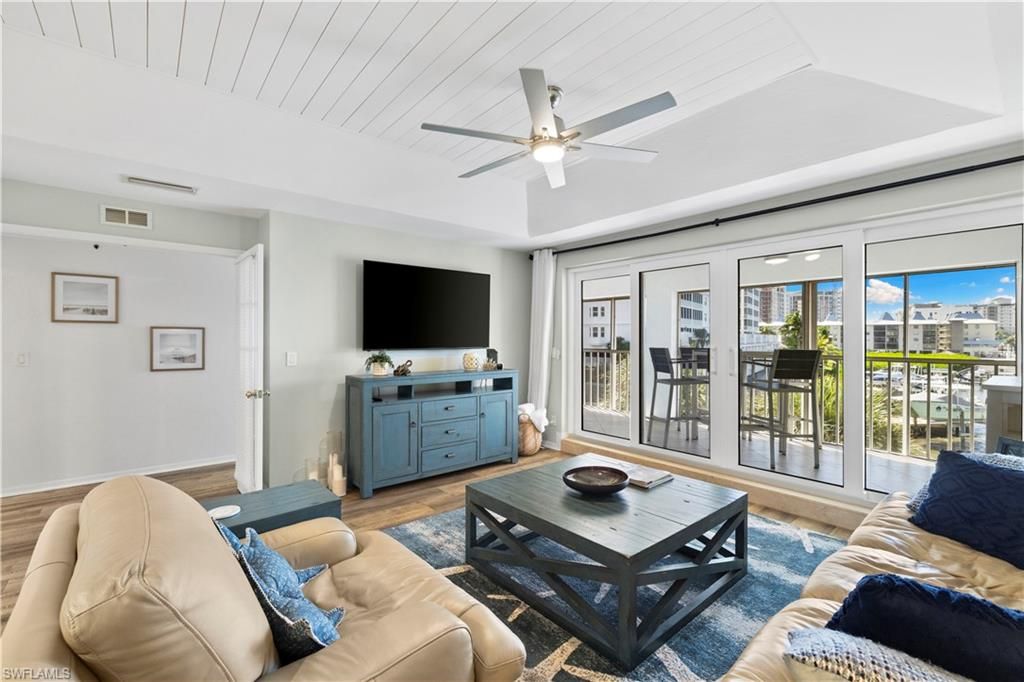 9101 Vanderbilt DR 302, NAPLES, FL 34108 — photo 2