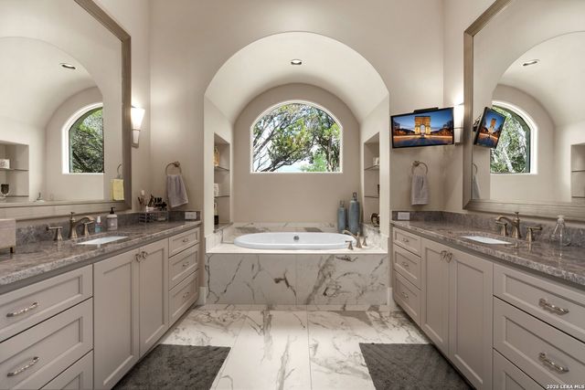 52 LANDMARK RDG, Boerne, TX 78006