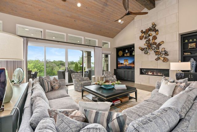 52 LANDMARK RDG, Boerne, TX 78006