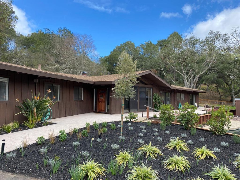 121 Degas Road, Portola Valley, CA 94028