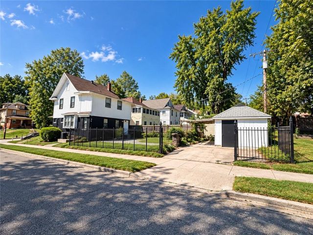 147 Kensington Avenue, Kansas City, MO 64123