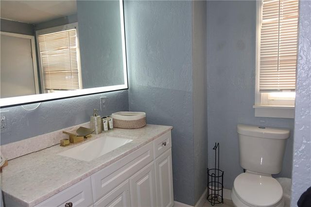 147 Kensington Avenue, Kansas City, MO 64123