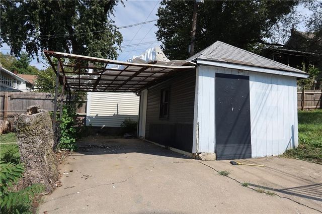 147 Kensington Avenue, Kansas City, MO 64123