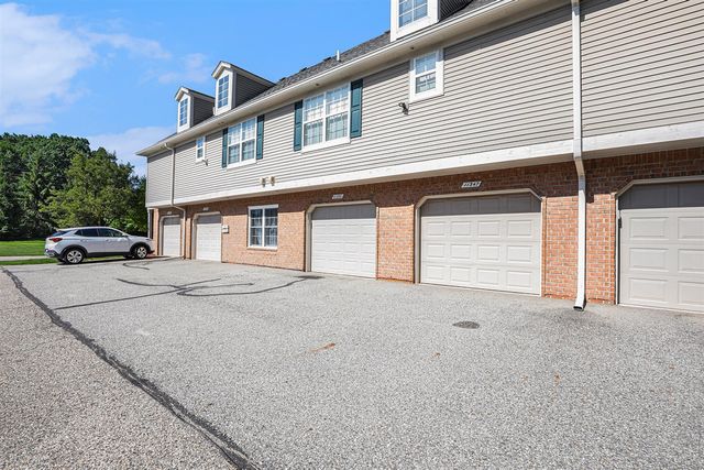 11347 N Woods Drive, Shelby Twp, MI 48317