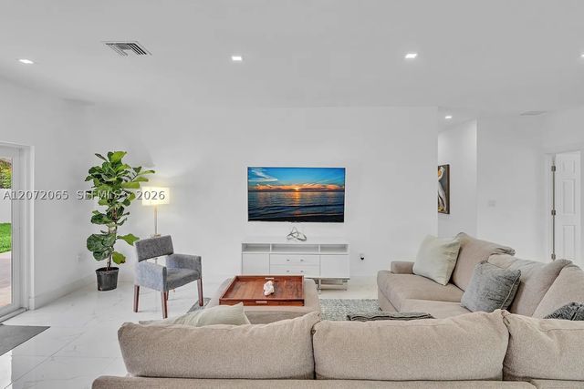 10245 SW 212th St, Cutler Bay, FL 33189
