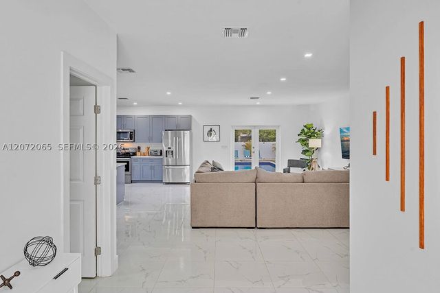 10245 SW 212th St, Cutler Bay, FL 33189