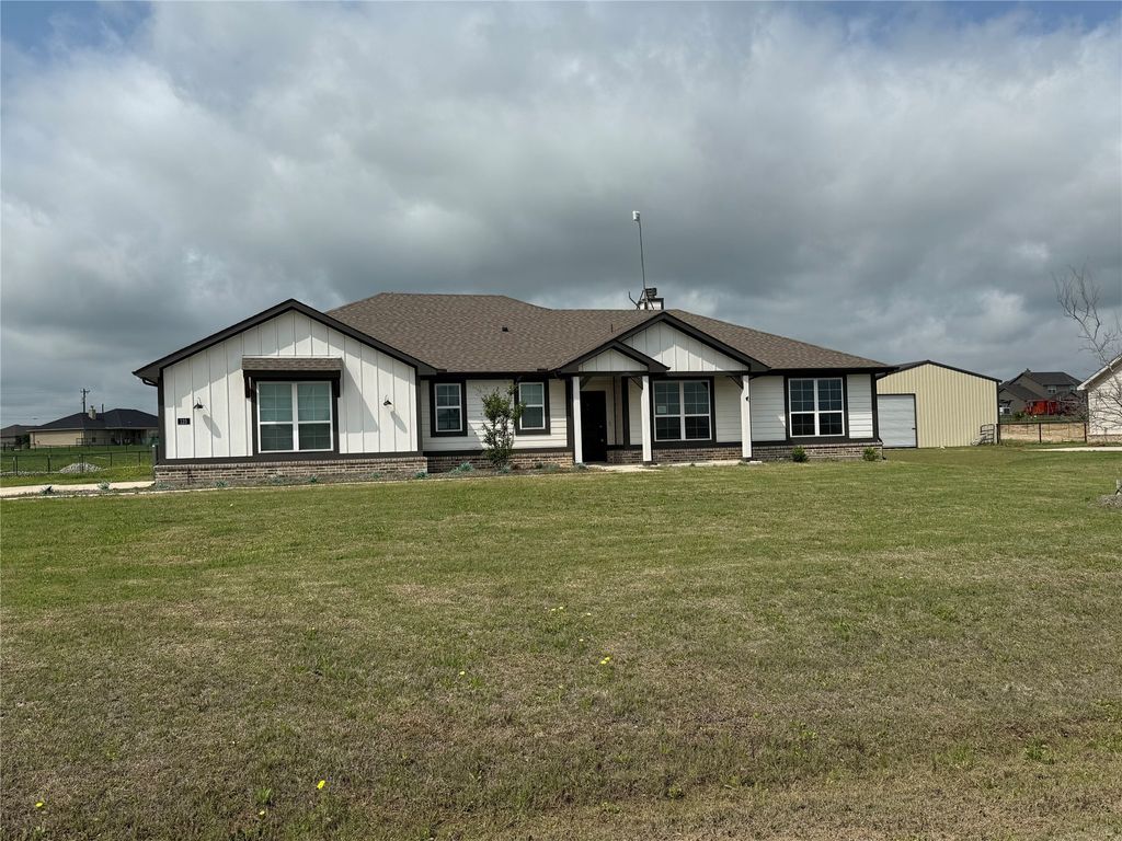 125 Range Lane, Decatur, TX 76234