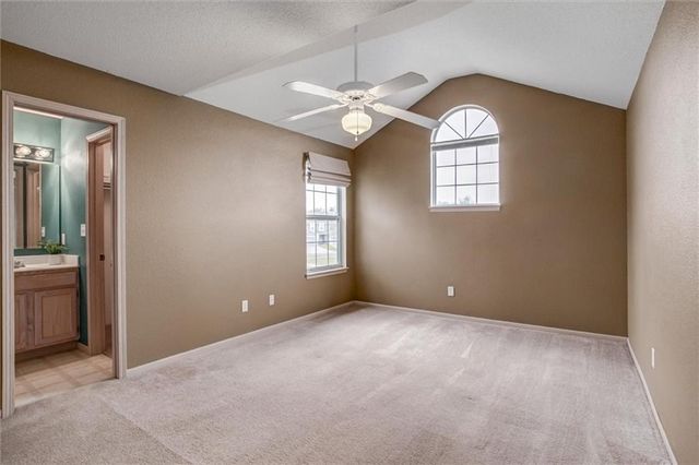 5820 NW Plantation Lane 187D, Lee's Summit, MO 64064