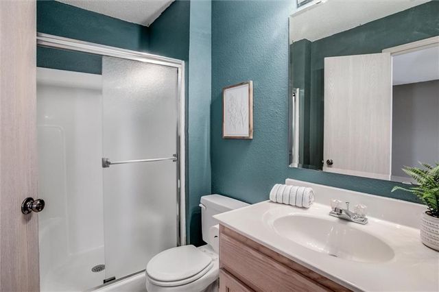 5820 NW Plantation Lane 187D, Lee's Summit, MO 64064