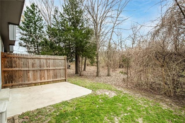 5820 NW Plantation Lane 187D, Lee's Summit, MO 64064