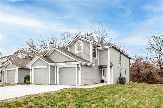 5820 NW Plantation Lane 187D, Lee's Summit, MO 64064